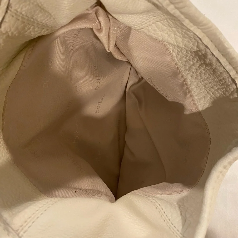 Botkier cream colored leather shoulder purse. Excellent condition - Picture 7 of 7